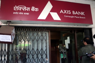 Axis Bank clocks net profit of Rs 7,130 crore for Jan-March quarter | Axis Bank clocks net profit of Rs 7,130 crore for Jan-March quarter
