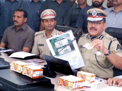 Hyderabad Police chief makes baby's birthday special | Hyderabad Police chief makes baby's birthday special