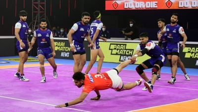 PKL 8: Raiders shine as Gujarat Giants beat Haryana Steelers | PKL 8: Raiders shine as Gujarat Giants beat Haryana Steelers