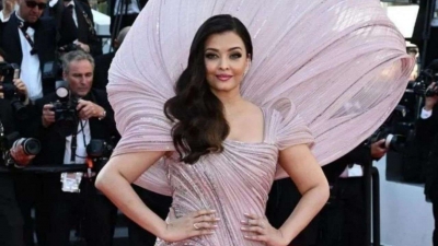 Aishwarya Rai's modelling bill from '92 surfaces; she was paid Rs 1,500! | Aishwarya Rai's modelling bill from '92 surfaces; she was paid Rs 1,500!