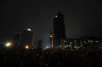 Egypt turns off landmarks' lights to mark global Earth Hour | Egypt turns off landmarks' lights to mark global Earth Hour