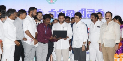 Rivals can cause no harm to me: Andhra CM Jagan | Rivals can cause no harm to me: Andhra CM Jagan