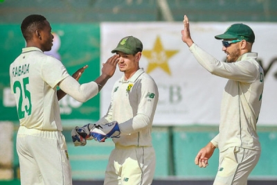 South Africa struggle to 188/7 at lunch on Day 2 of second Test | South Africa struggle to 188/7 at lunch on Day 2 of second Test
