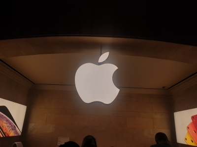 iPhone shipments to hit record quarter with 21% growth: Report | iPhone shipments to hit record quarter with 21% growth: Report iPhone shipments to hit record quarter with 21% growth: Report | iPhone shipments to hit record quarter with 21% growth: Report