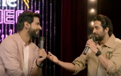 Ayushmann takes to stand-up comedy to challenge stereotypes | Ayushmann takes to stand-up comedy to challenge stereotypes