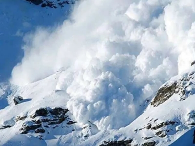 4 killed in avalanche in French Alps | 4 killed in avalanche in French Alps