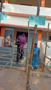 Andhra police show humane face amid 1st phase of panchayat polls | Andhra police show humane face amid 1st phase of panchayat polls