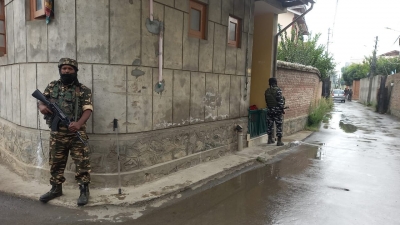 J&K Police attaches drug peddler's property in Srinagar | J&K Police attaches drug peddler's property in Srinagar J&K Police attaches drug peddler's property in Srinagar | J&K Police attaches drug peddler's property in Srinagar