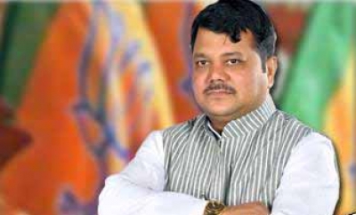Maha: BJP leader grilled by police for over 4 hours in bank scam | Maha: BJP leader grilled by police for over 4 hours in bank scam