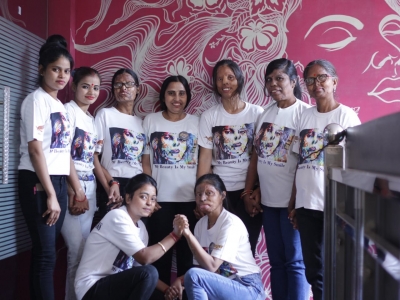 Acid attack survivors reopen their cafe in Agra | Acid attack survivors reopen their cafe in Agra