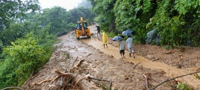 Incessant rains cause landslide, flooding in Goa | Incessant rains cause landslide, flooding in Goa