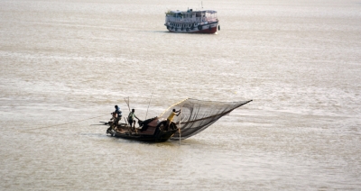 Indian Coast Guard rescues 14 fishermen off Tamil Nadu coast | Indian Coast Guard rescues 14 fishermen off Tamil Nadu coast