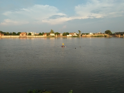 On Yamuna's 'birthday', activists shed tears at state of river | On Yamuna's 'birthday', activists shed tears at state of river