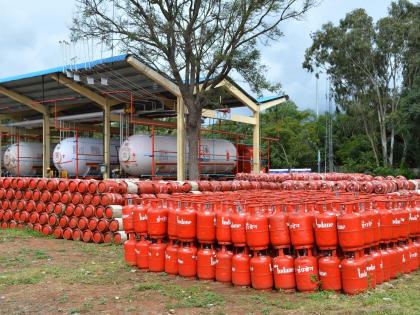 Commercial LPG cylinder price hiked by huge Rs 209 in setback to consumers | Commercial LPG cylinder price hiked by huge Rs 209 in setback to consumers Commercial LPG cylinder price hiked by huge Rs 209 in setback to consumers | Commercial LPG cylinder price hiked by huge Rs 209 in setback to consumers