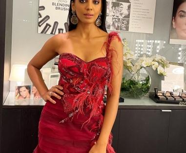 Mugdha Godse talks about her experience of working on 'The Broken News' | Mugdha Godse talks about her experience of working on 'The Broken News'