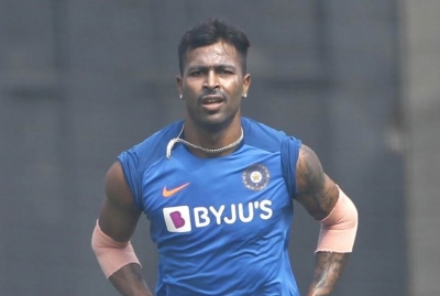 Pandya meets his son after 4 months, posts image | Pandya meets his son after 4 months, posts image