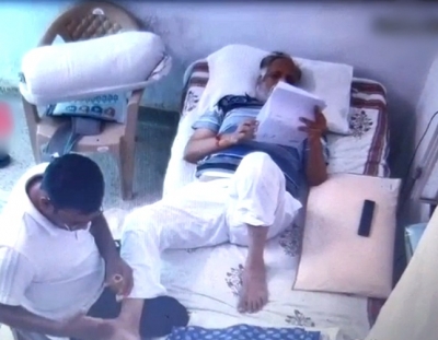 Satyendar Jain having massage at Tihar, CCTV surfaced | Satyendar Jain having massage at Tihar, CCTV surfaced