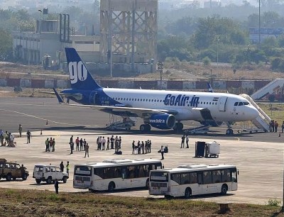 GoAir's aircraft suffers bird hit, passengers safe | GoAir's aircraft suffers bird hit, passengers safe GoAir's aircraft suffers bird hit, passengers safe | GoAir's aircraft suffers bird hit, passengers safe