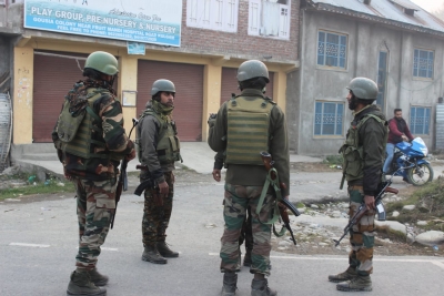 3 terrorists killed in Kashmir encounter | 3 terrorists killed in Kashmir encounter