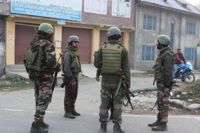 2 terrorists killed after encounter breaks out in Srinagar | 2 terrorists killed after encounter breaks out in Srinagar 2 terrorists killed after encounter breaks out in Srinagar | 2 terrorists killed after encounter breaks out in Srinagar