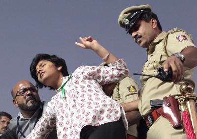 Another B'luru girl held for 'Free Kashmir' placard | Another B'luru girl held for 'Free Kashmir' placard Another B'luru girl held for 'Free Kashmir' placard | Another B'luru girl held for 'Free Kashmir' placard