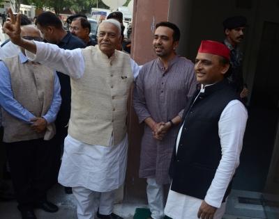 Samajwadi Party ally skips Yashwant Sinha's meeting | Samajwadi Party ally skips Yashwant Sinha's meeting Samajwadi Party ally skips Yashwant Sinha's meeting | Samajwadi Party ally skips Yashwant Sinha's meeting