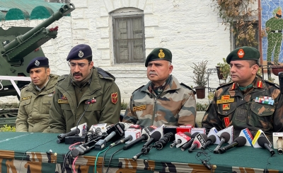 Large quantity of arms, ammunition recovered close to LoC in J&K's Baramulla | Large quantity of arms, ammunition recovered close to LoC in J&K's Baramulla