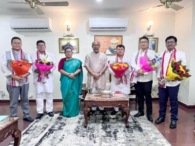 Manipur CM greets 5 JD-U MLAs who joined BJP | Manipur CM greets 5 JD-U MLAs who joined BJP Manipur CM greets 5 JD-U MLAs who joined BJP | Manipur CM greets 5 JD-U MLAs who joined BJP