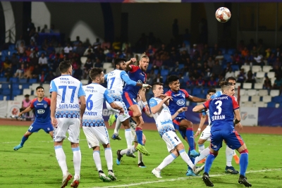 East Bengal get first point after goalless draw with Jamshedpur | East Bengal get first point after goalless draw with Jamshedpur East Bengal get first point after goalless draw with Jamshedpur | East Bengal get first point after goalless draw with Jamshedpur