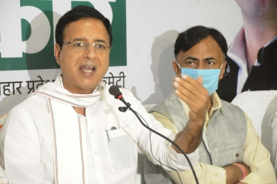 Farmers protesting in chilly weather, Modi giving clarifications on TV: Congress | Farmers protesting in chilly weather, Modi giving clarifications on TV: Congress