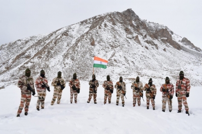 ITBP's R-Day march with Tricolour at 17,000 ft | ITBP's R-Day march with Tricolour at 17,000 ft