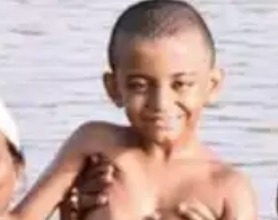 Boy sets swimming record in UP's Prayagraj | Boy sets swimming record in UP's Prayagraj