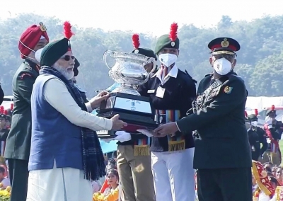 After seven years, Maha NCC wins PM's Banner at R-Day Camp | After seven years, Maha NCC wins PM's Banner at R-Day Camp