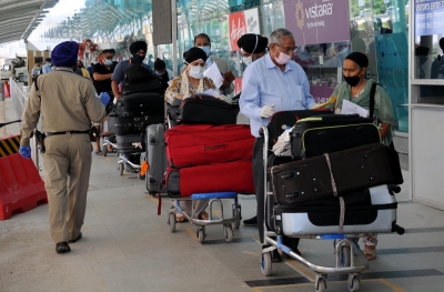 263 stranded people leave for Heathrow from Amritsar | 263 stranded people leave for Heathrow from Amritsar