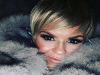 Kerry Katona re-enacts iconic Pam Anderson scene, sizzles in bikini | Kerry Katona re-enacts iconic Pam Anderson scene, sizzles in bikini Kerry Katona re-enacts iconic Pam Anderson scene, sizzles in bikini | Kerry Katona re-enacts iconic Pam Anderson scene, sizzles in bikini