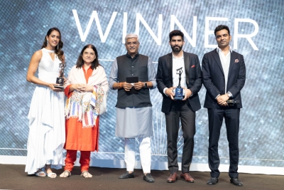 Karman Kaur Thandi wins the 'Most Stylish Sportsperson' Award at IFA 2022 | Karman Kaur Thandi wins the 'Most Stylish Sportsperson' Award at IFA 2022