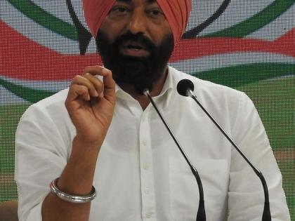 ‘Political warfare’ intensifies between AAP, Congress in Punjab | ‘Political warfare’ intensifies between AAP, Congress in Punjab ‘Political warfare’ intensifies between AAP, Congress in Punjab | ‘Political warfare’ intensifies between AAP, Congress in Punjab