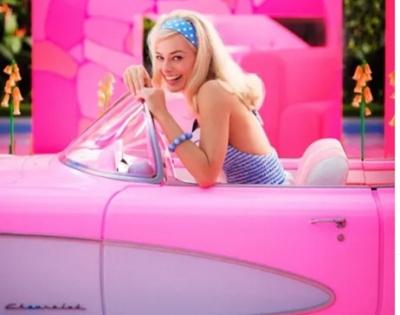 Actress Margot Robbie celebrates birthday with Barbie cake | Actress Margot Robbie celebrates birthday with Barbie cake
