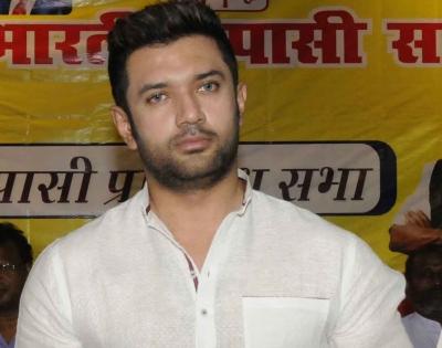 Chirag Paswan slams Bihar CM over Muzaffarpur eye tragedy | Chirag Paswan slams Bihar CM over Muzaffarpur eye tragedy