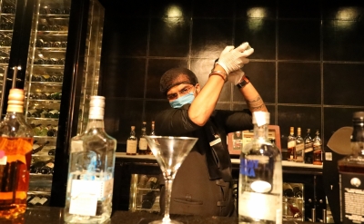 Delhi's new excise policy allows bars to operate till 3 a.m. | Delhi's new excise policy allows bars to operate till 3 a.m.