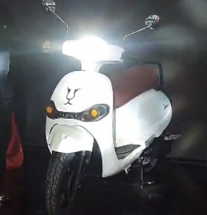 Vadodara-based WardWizard unveils electric scooter 'Mihos' | Vadodara-based WardWizard unveils electric scooter 'Mihos'