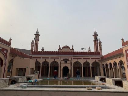 Friday prayers at Gurugram Masjid peaceful, shops open | Friday prayers at Gurugram Masjid peaceful, shops open