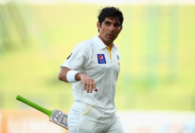 Make bowlers wear mask to stop them from using saliva on ball, says Misbah | Make bowlers wear mask to stop them from using saliva on ball, says Misbah