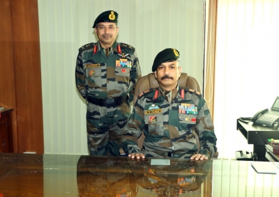 Lt Gen BS Raju hands over command of 15 Corps | Lt Gen BS Raju hands over command of 15 Corps