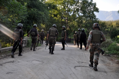 Three terrorists killed in Kashmir encounter | Three terrorists killed in Kashmir encounter