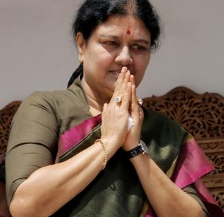 AIADMK under pressure to bring in Sasikala to party fold | AIADMK under pressure to bring in Sasikala to party fold
