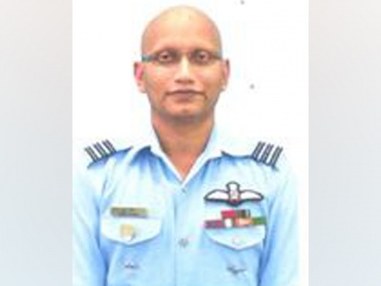Independence Day: Wing Commander Uttar Kumar conferred with Vayu Sena Medal | Independence Day: Wing Commander Uttar Kumar conferred with Vayu Sena Medal