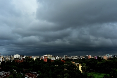 B'desh raises storm alert as cyclone nears | B'desh raises storm alert as cyclone nears