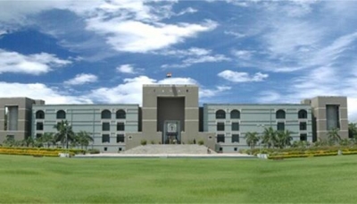 Make those not wearing masks serve at Covid centres: Gujarat HC | Make those not wearing masks serve at Covid centres: Gujarat HC Make those not wearing masks serve at Covid centres: Gujarat HC | Make those not wearing masks serve at Covid centres: Gujarat HC