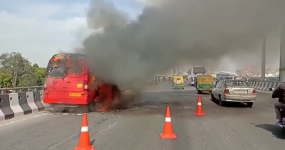 Mobile ATM catches fire on Delhi-Jaipur expressway | Mobile ATM catches fire on Delhi-Jaipur expressway